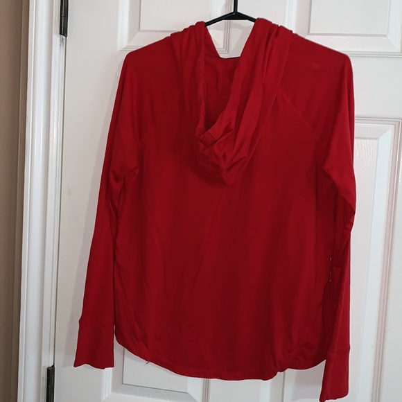 Lightweight Tommy Hilfiger sport sweater. - Picture 2 of 2